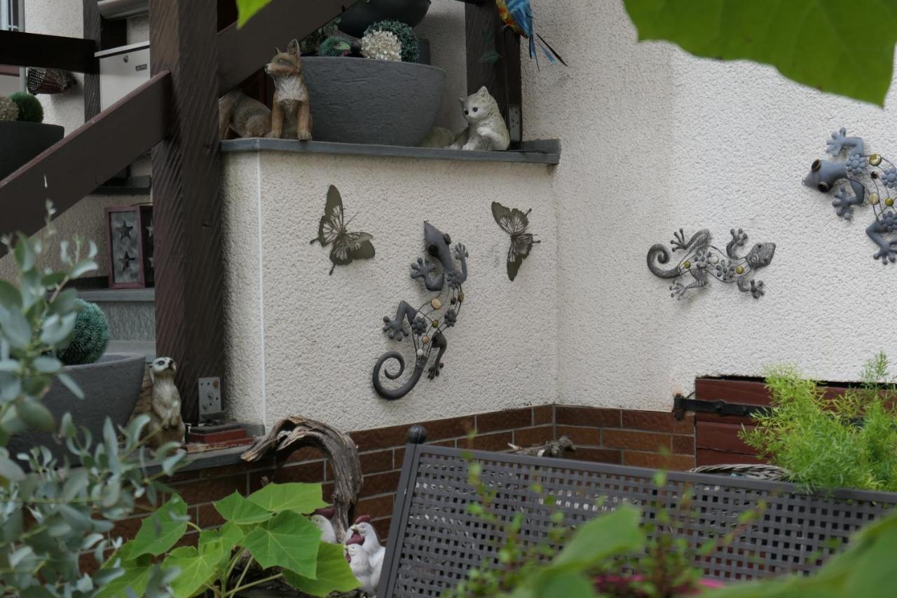 Ferienwohnungen Im Moseltal Loef Exterior photo